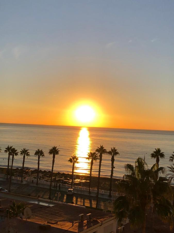 Luxury Beachfront Apartment In Benalmadena Costa Экстерьер фото