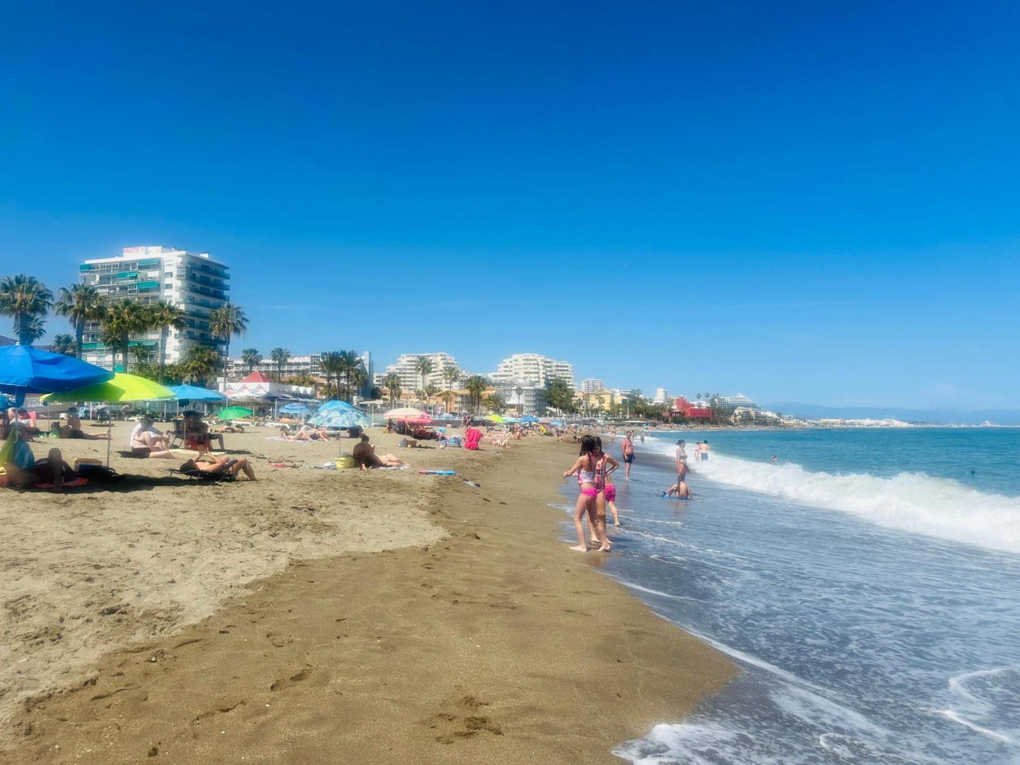 Luxury Beachfront Apartment In Benalmadena Costa Экстерьер фото