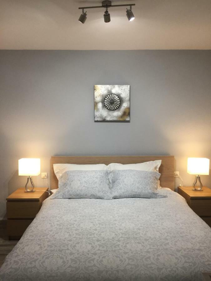 Luxury Beachfront Apartment In Benalmadena Costa Экстерьер фото