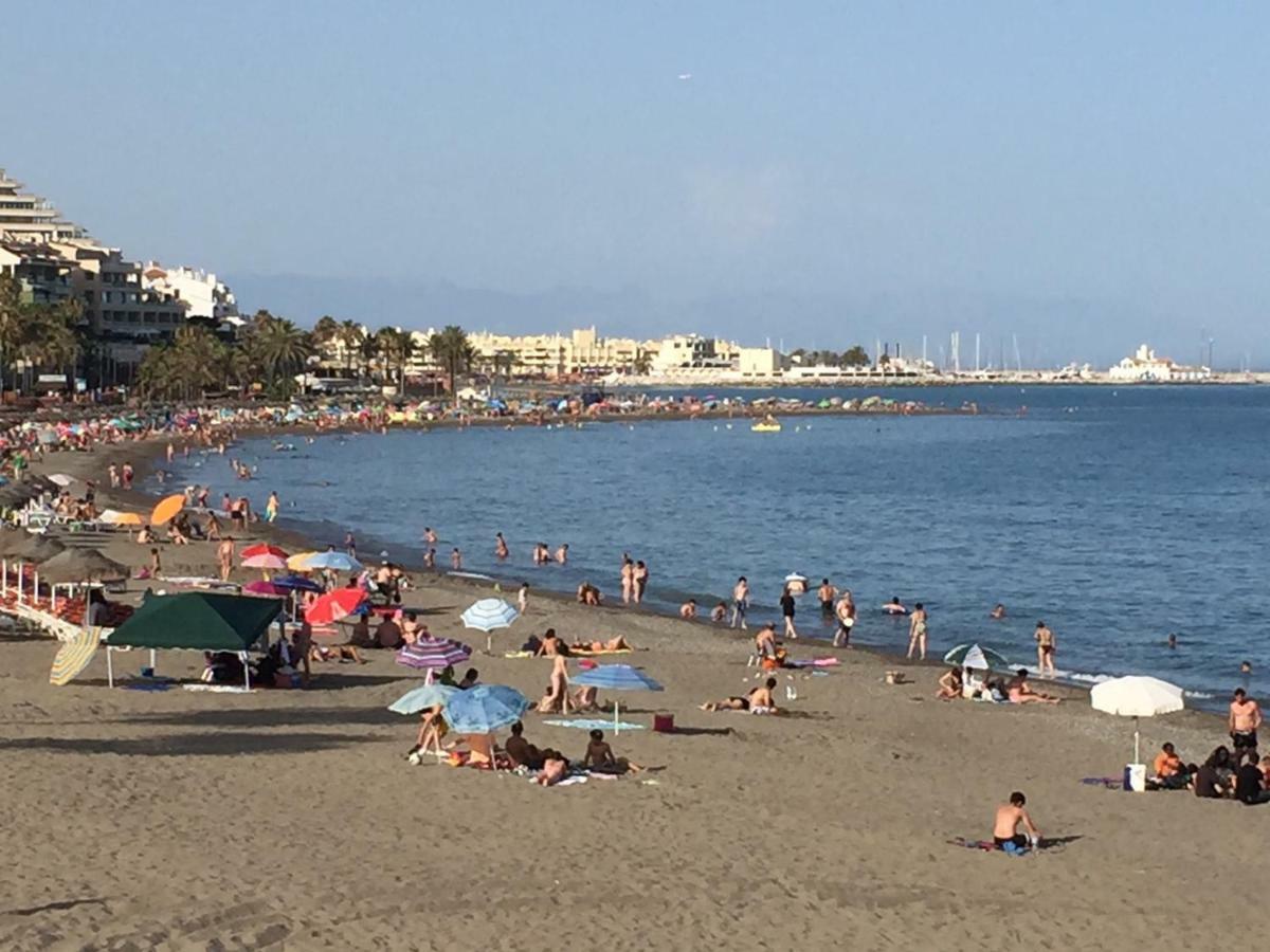 Luxury Beachfront Apartment In Benalmadena Costa Экстерьер фото
