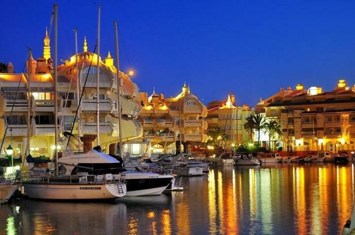 Luxury Beachfront Apartment In Benalmadena Costa Экстерьер фото